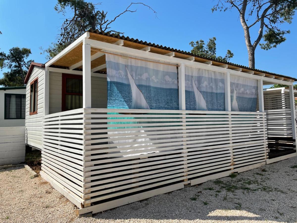 Dalmacia Mobile Homes And Caravans At The Beach Privlaka  Luaran gambar