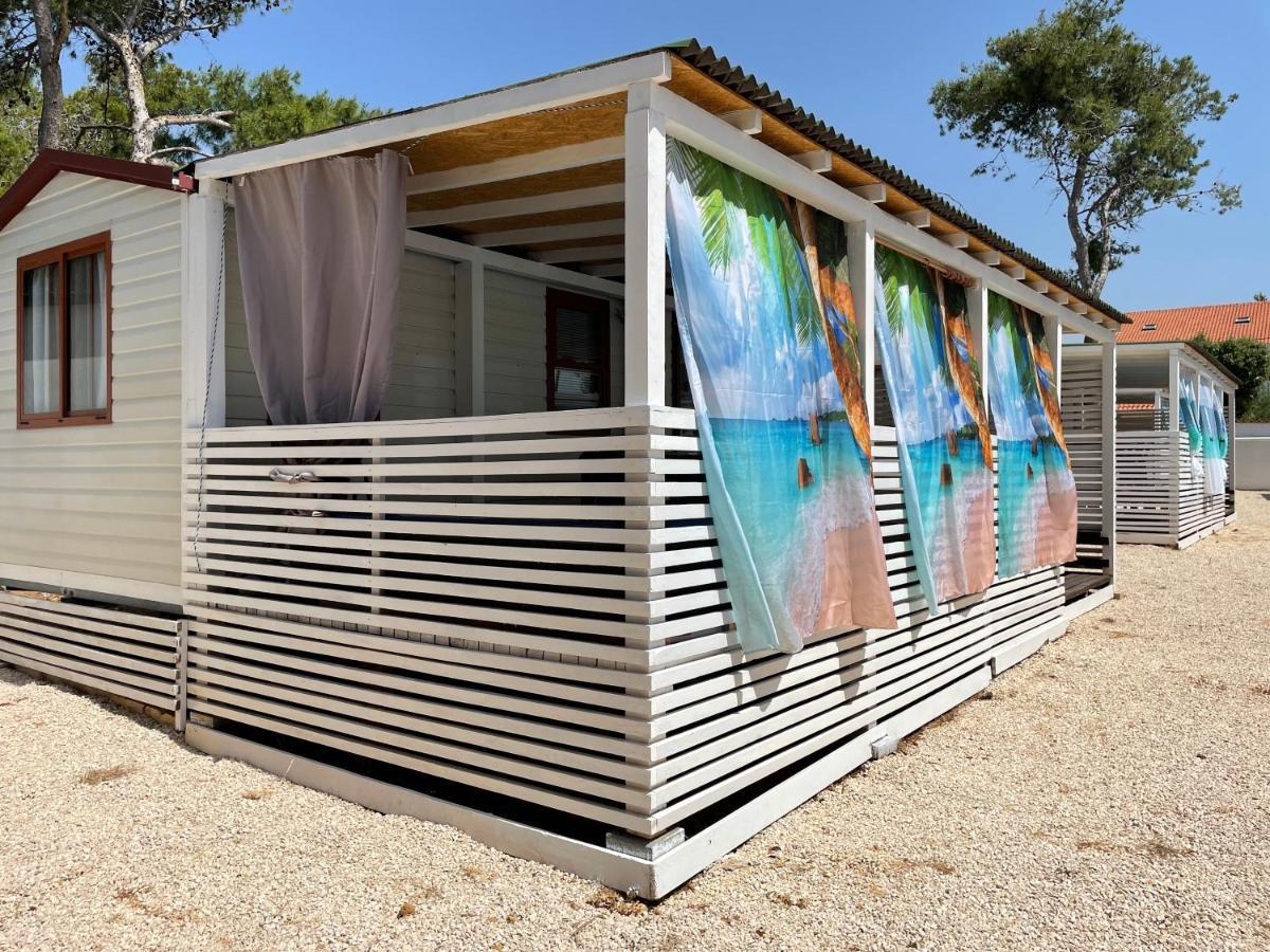 Dalmacia Mobile Homes And Caravans At The Beach Privlaka  Luaran gambar