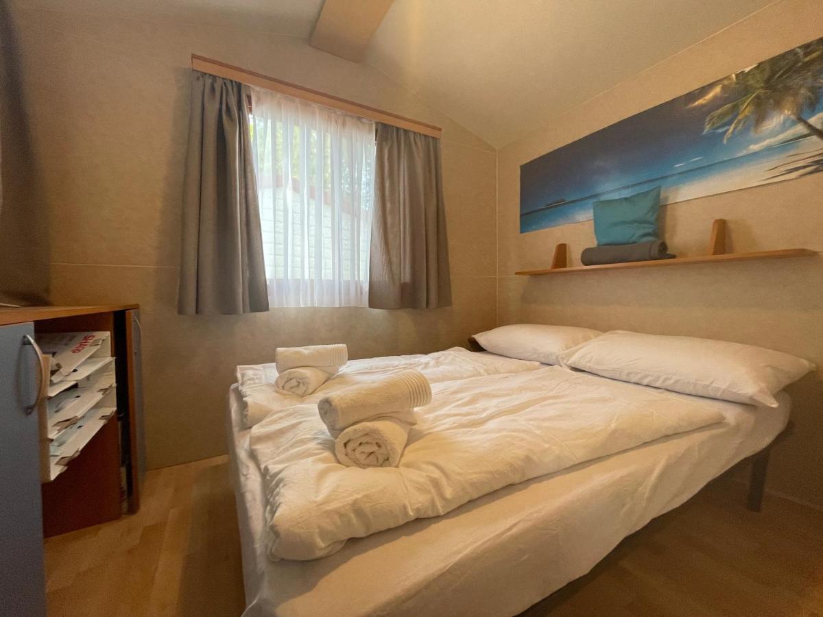 Dalmacia Mobile Homes And Caravans At The Beach Privlaka  Luaran gambar
