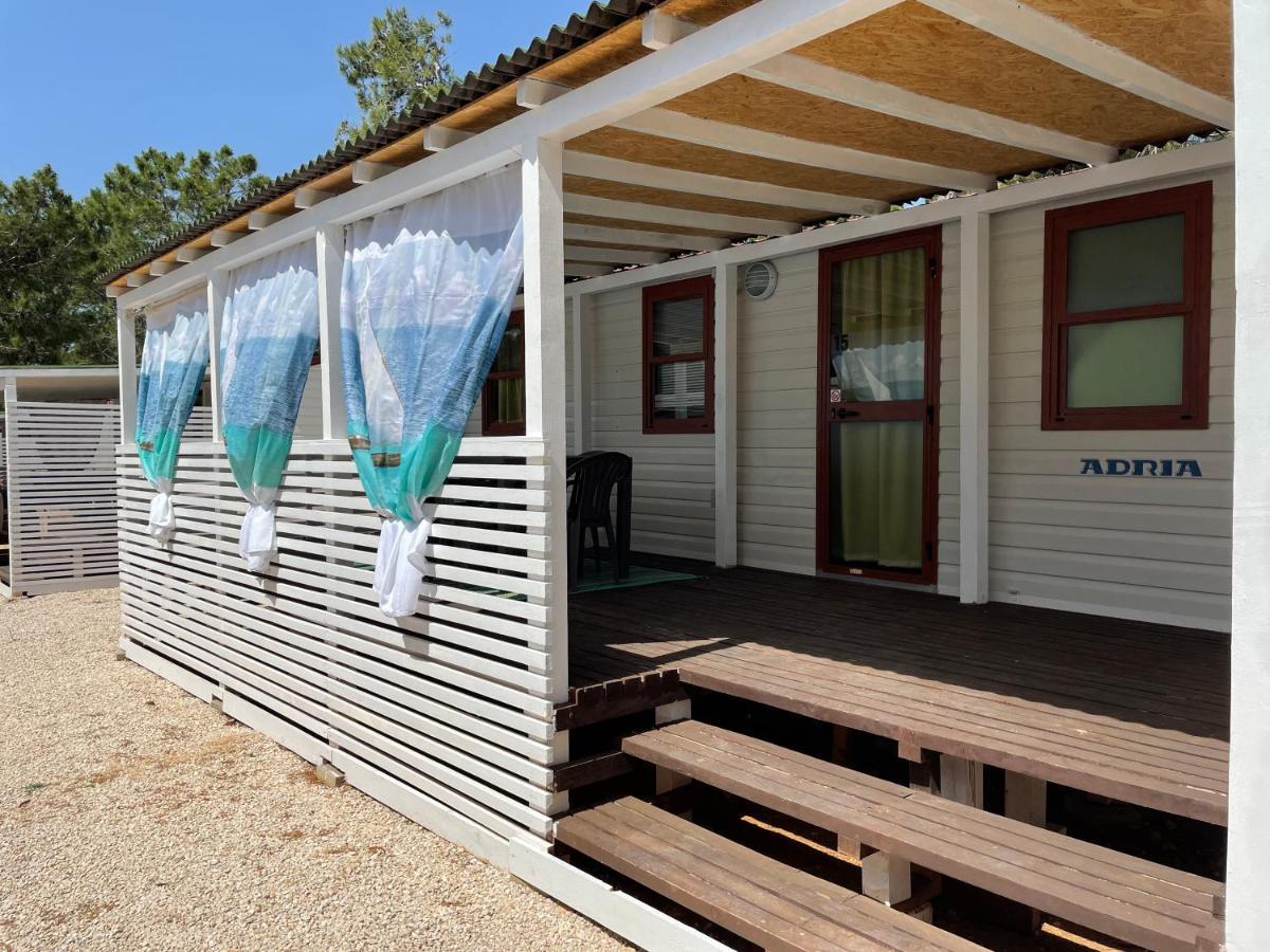 Dalmacia Mobile Homes And Caravans At The Beach Privlaka  Luaran gambar