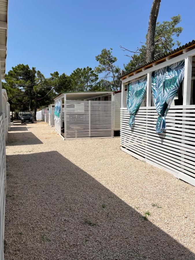 Dalmacia Mobile Homes And Caravans At The Beach Privlaka  Luaran gambar