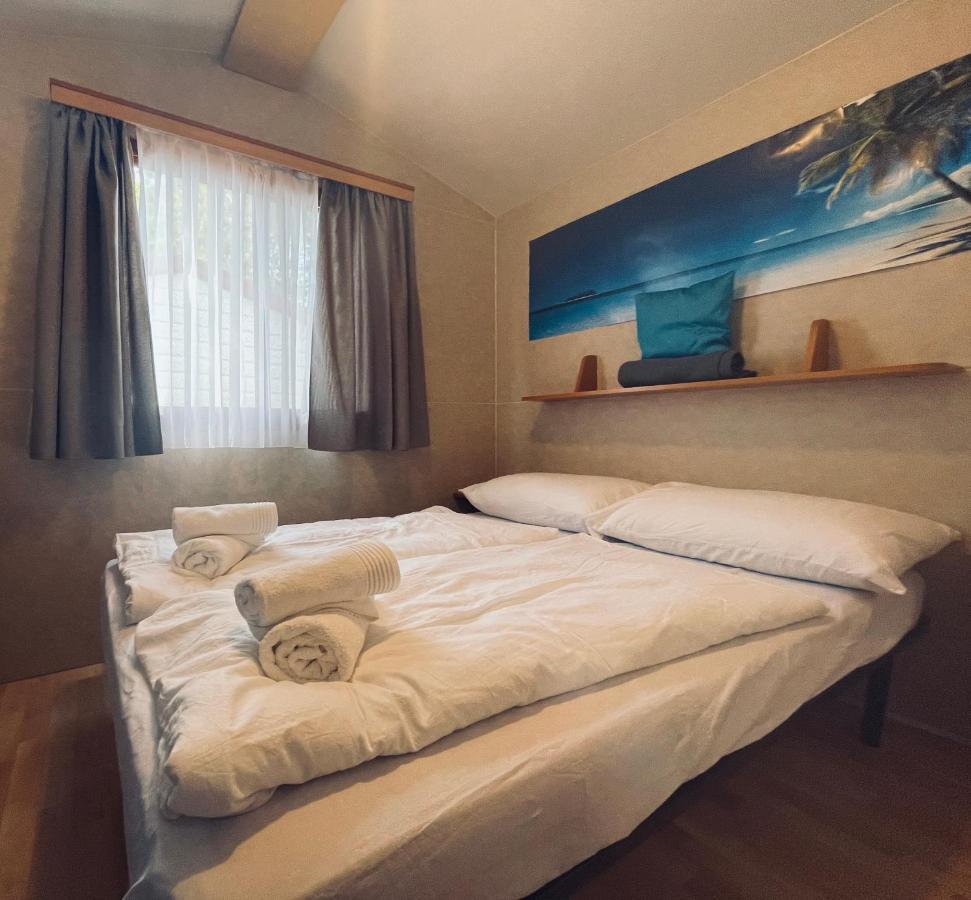 Dalmacia Mobile Homes And Caravans At The Beach Privlaka  Luaran gambar