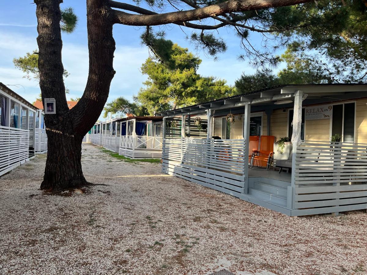 Dalmacia Mobile Homes And Caravans At The Beach Privlaka  Luaran gambar
