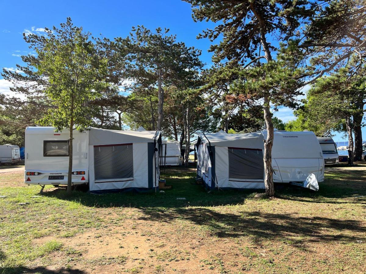 Dalmacia Mobile Homes And Caravans At The Beach Privlaka  Luaran gambar